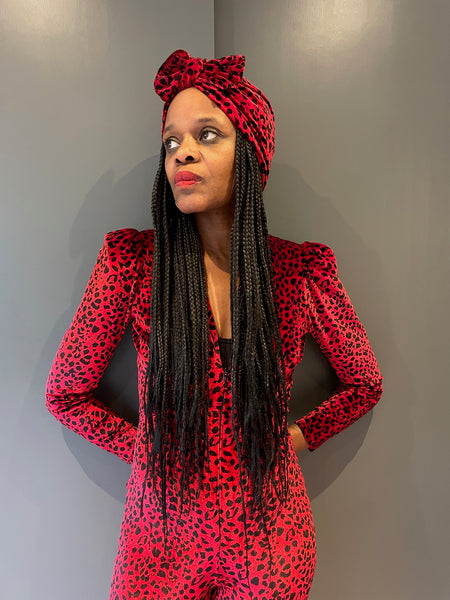 Jumpsuit in Pink Leopard Print - close up chest