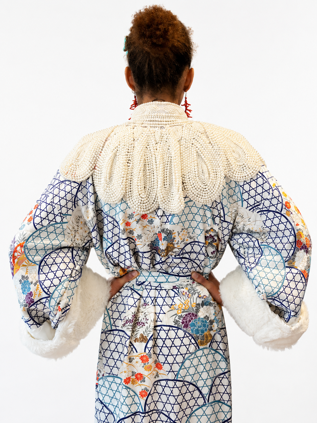 Pearly Queen Cape